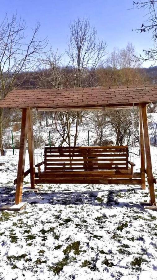 Pensiunea La Buru Caraciu Екстериор снимка